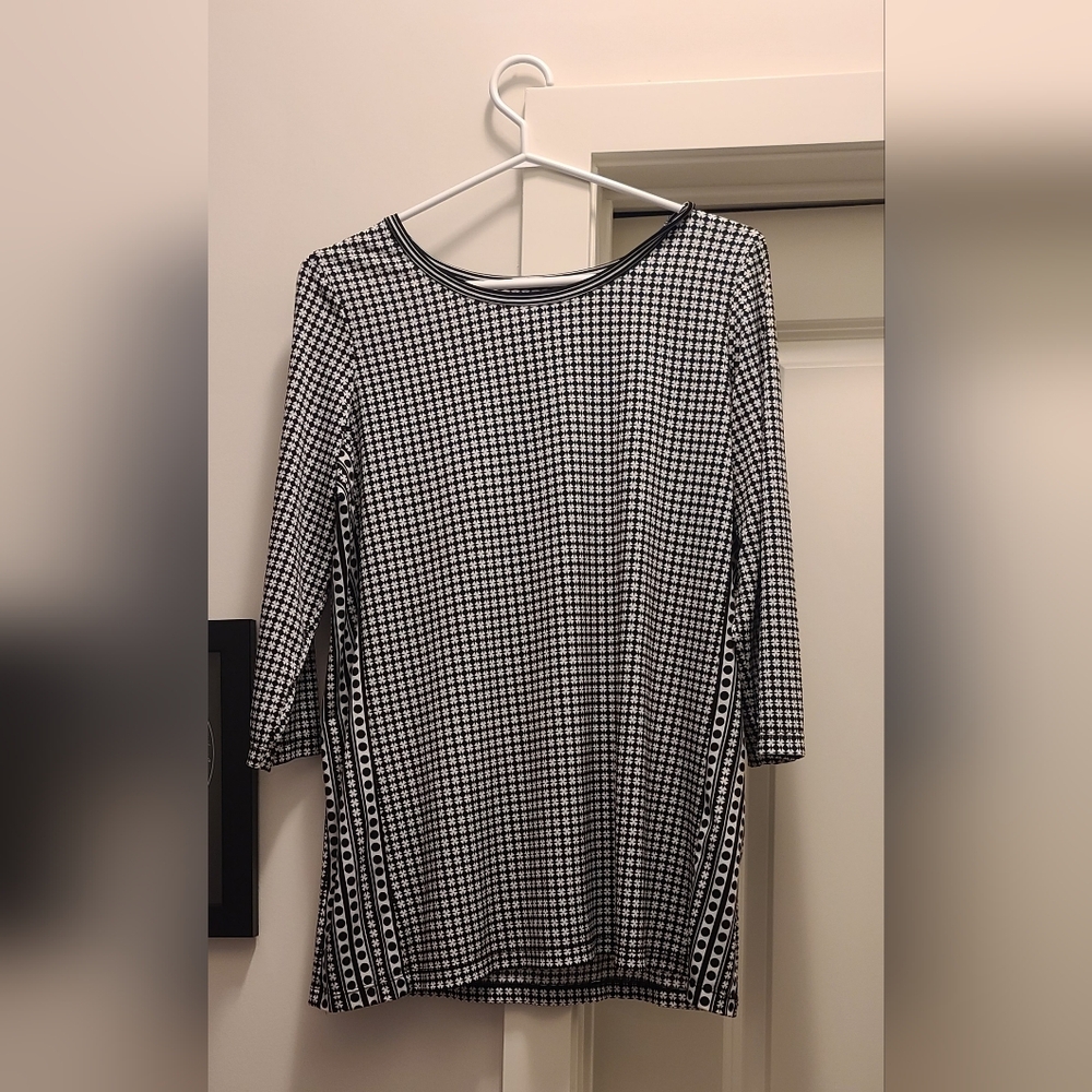 Max Studio Black & White Geometric Print Blouse